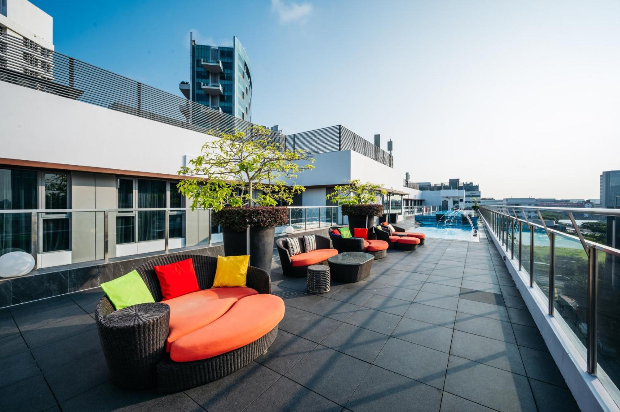 Mercure Singapore Tyrwhitt Exterior photo