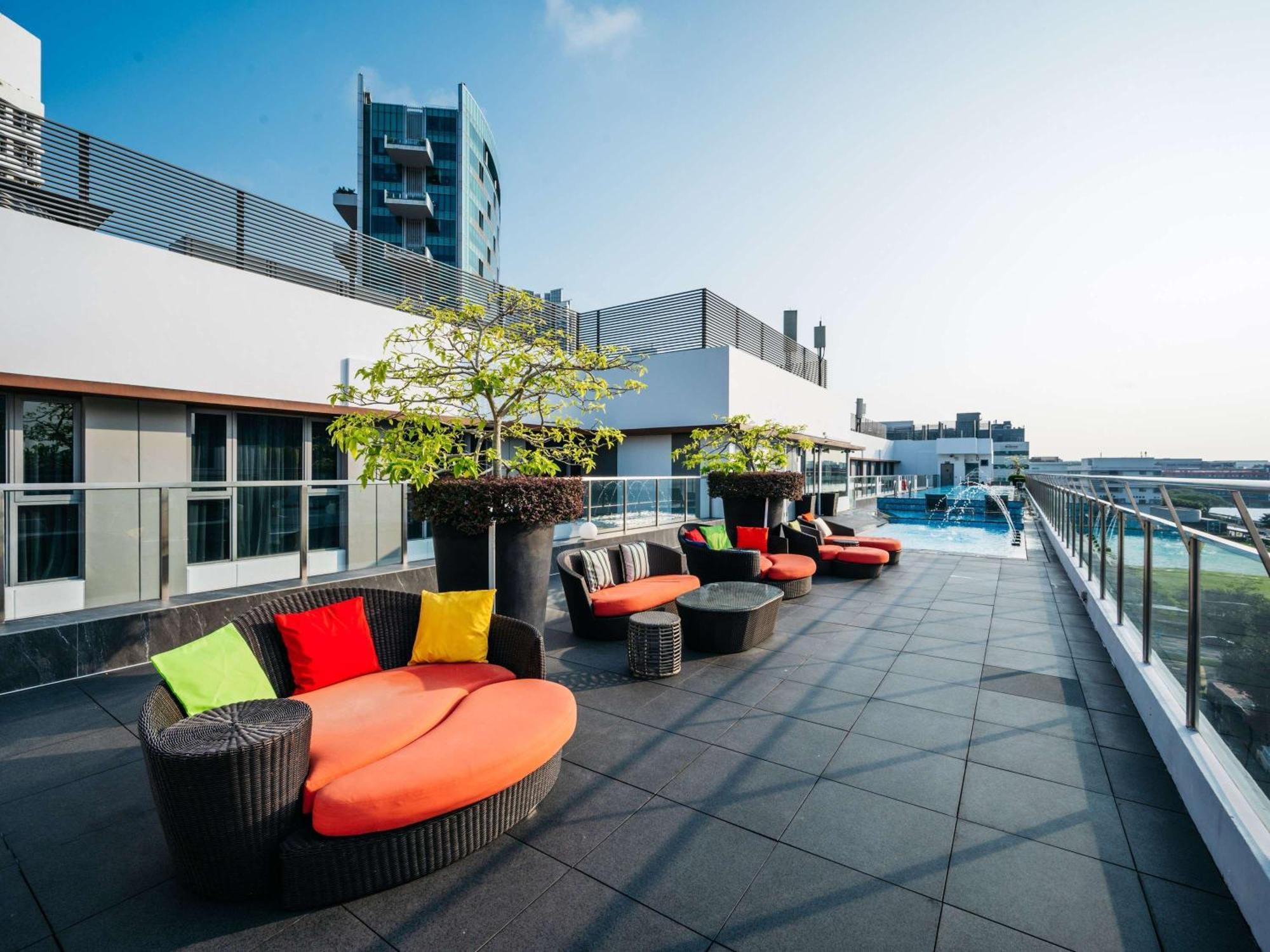 Mercure Singapore Tyrwhitt Exterior photo