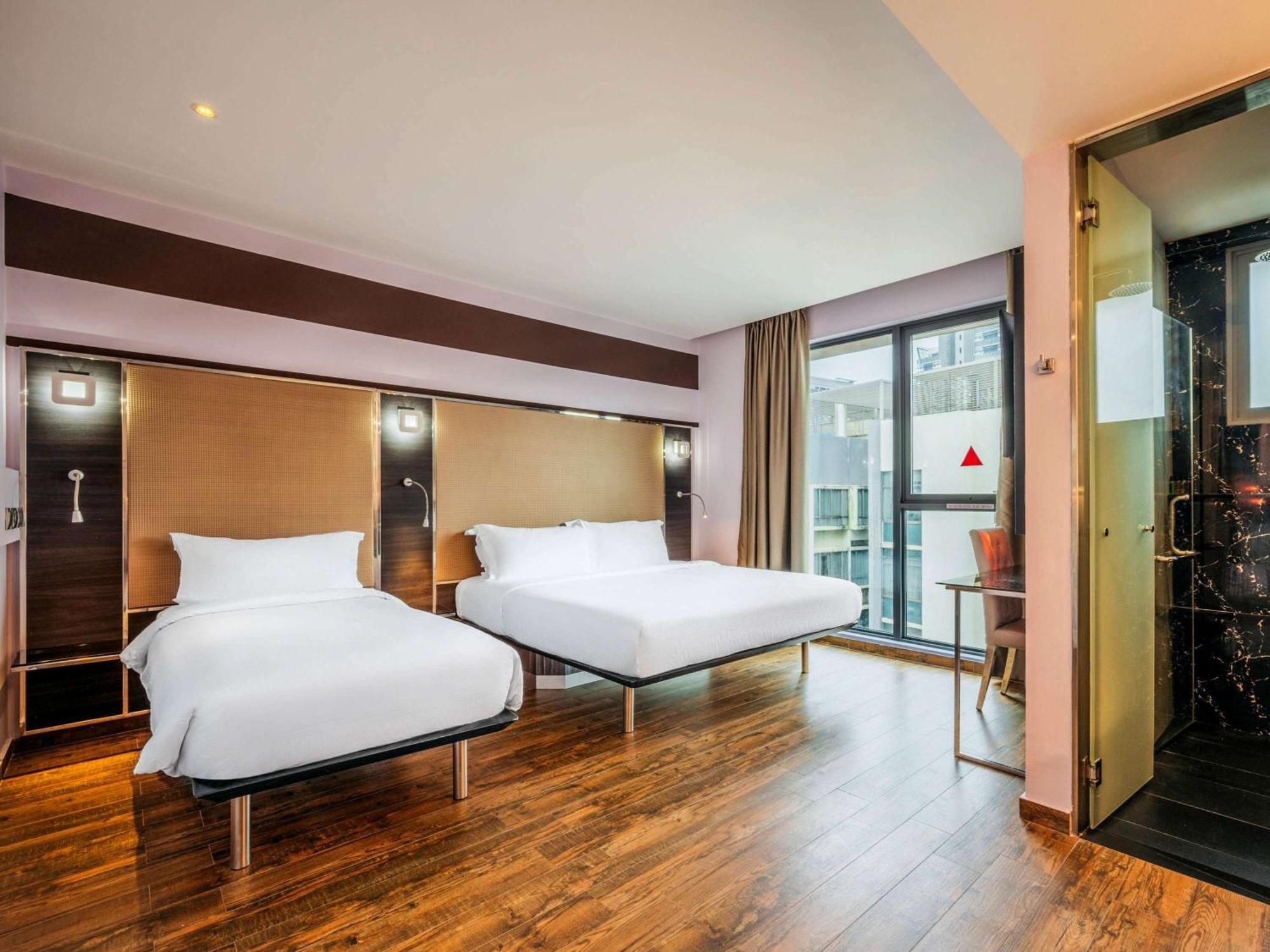 Mercure Singapore Tyrwhitt Exterior photo