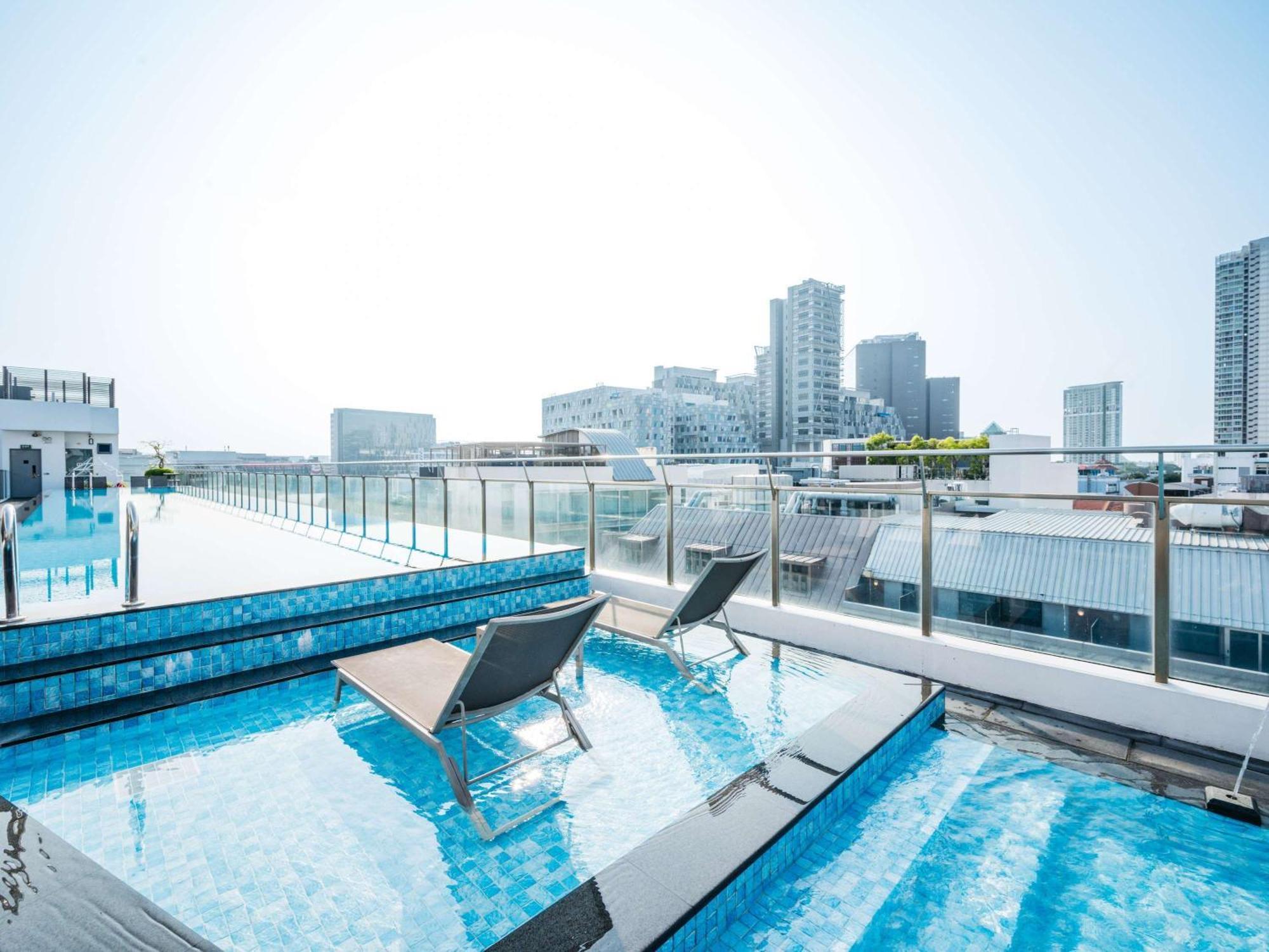 Mercure Singapore Tyrwhitt Exterior photo